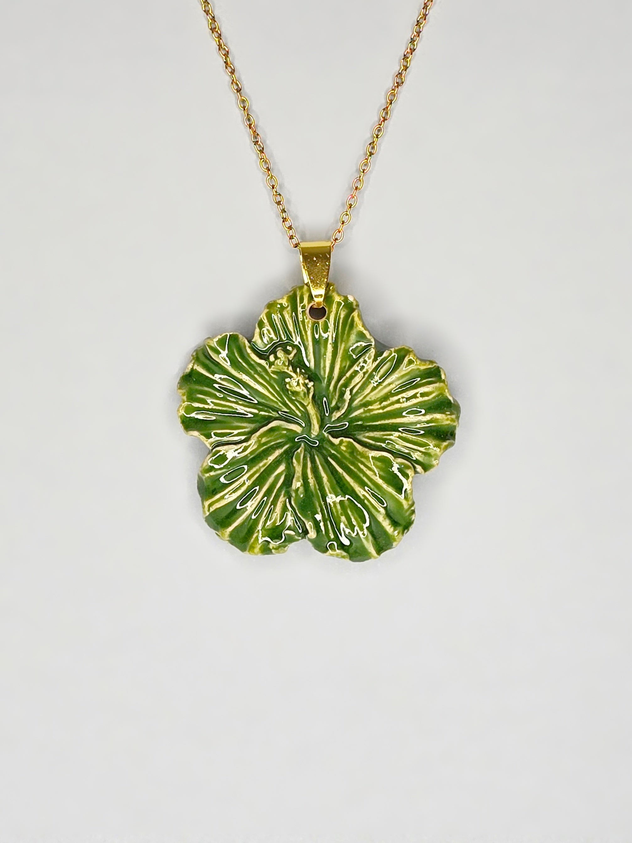 COLLAR HIBISCUS